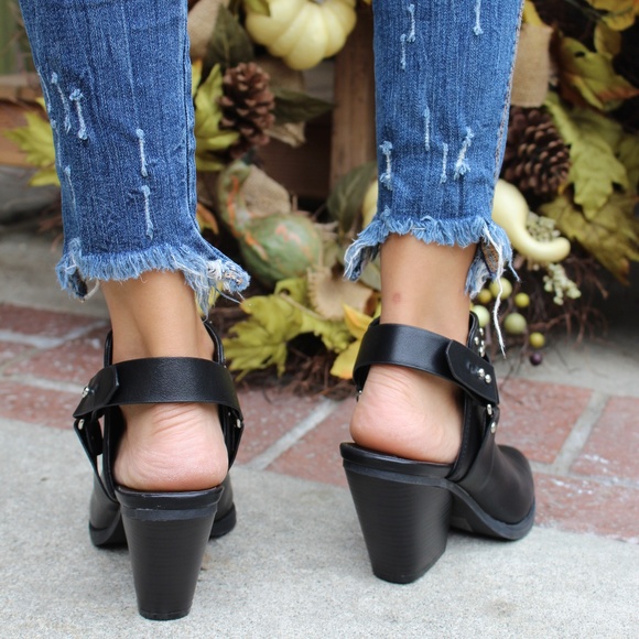 🚨//The Sequoia// Black patent leather Mule - Picture 7 of 8